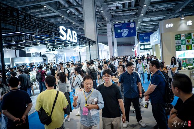 环保、科技、时尚，服装服饰展览会凸显中国服饰行业新基调