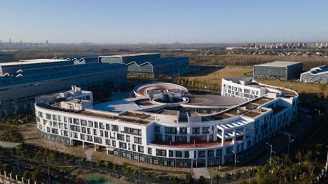 时评：以科技创新引领现代化产业体系建设