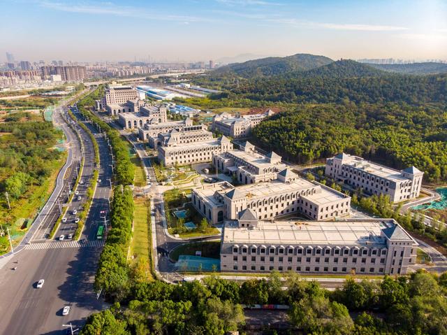 两会深一度｜聚力产业强市，加快构建现代化产业体系